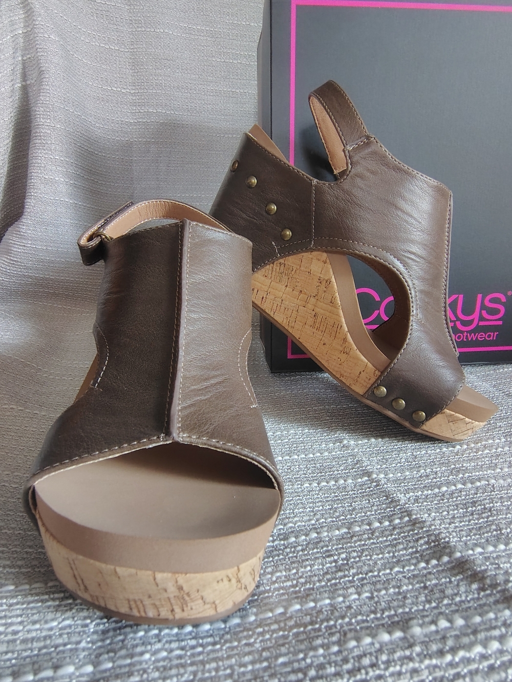 Corkys NIB Tiffanee Brown Cutout Cork Wedge Slingback Sandals Studded Size 8